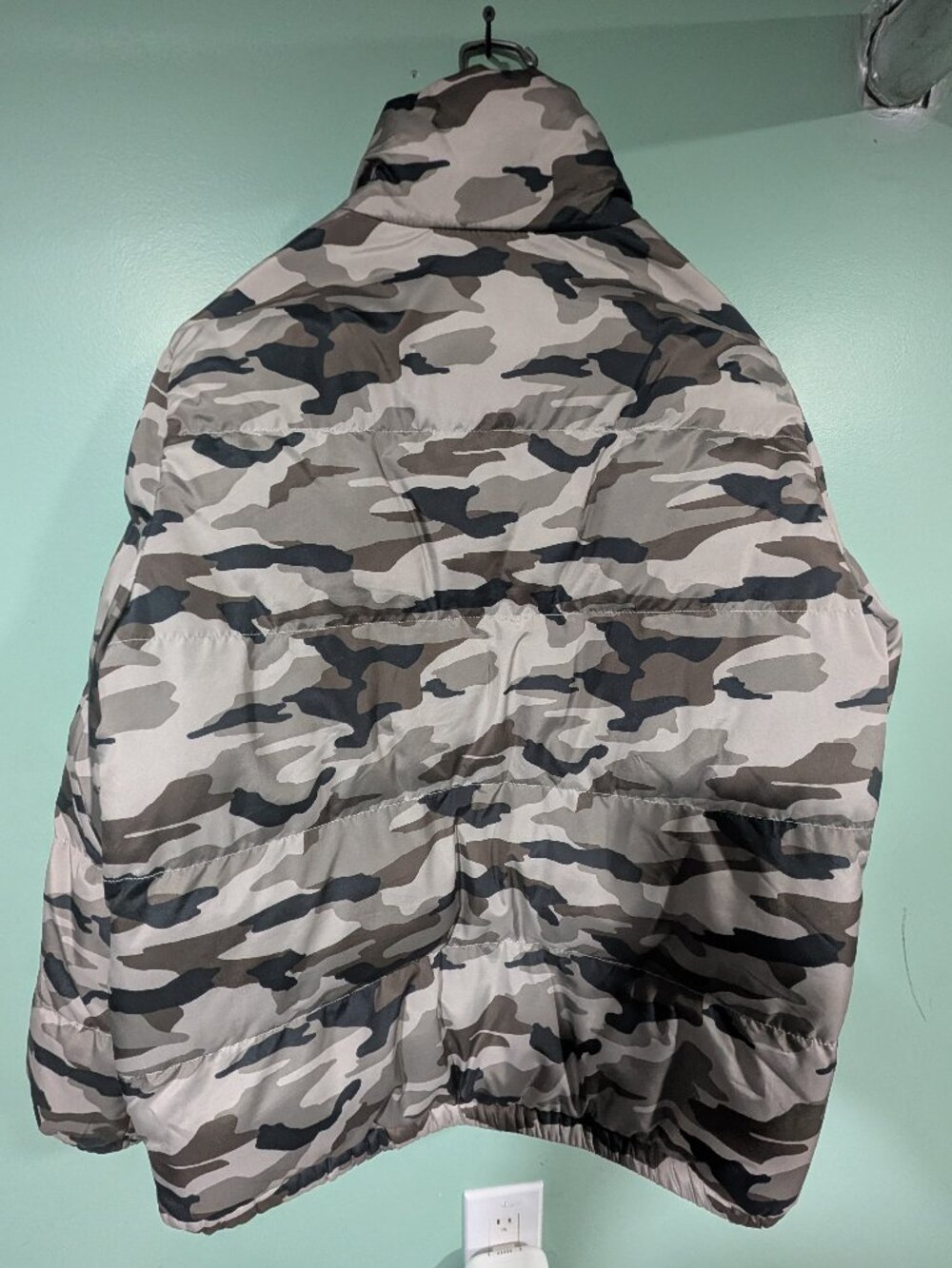 Fashion Nova Medium Camouflage Puffer Jacket